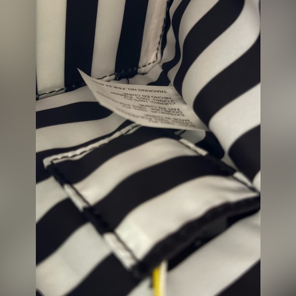 🆕 BETSEY JOHNSON 🧿 NWT Betsey in Paris Light Up Eiffel Tower Crossbody - Picture 13 of 16